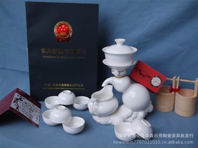 工廠直供高檔商務(wù)禮品半自動(dòng)陶瓷茶具外貿(mào)瓷器茶具批發(fā)有證書(shū)美人 - 工廠直供高檔商務(wù)禮品半自動(dòng)陶瓷茶具外貿(mào)瓷器茶具批發(fā)有證書(shū)美人廠家 - 工廠直供高檔商務(wù)禮品半自動(dòng)陶瓷茶具外貿(mào)瓷器茶具批發(fā)有證書(shū)美人價(jià)格 - 福建省德化縣森森日用陶瓷茶具批發(fā)行 - 