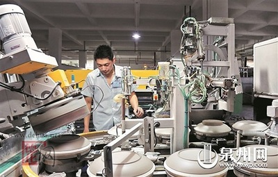 “機(jī)器換工”為陶瓷產(chǎn)業(yè)發(fā)展注入新動(dòng)力-德化網(wǎng)-德化網(wǎng)-德化綜合信息門(mén)戶